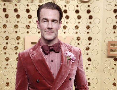 Ο ηθοποιός Τζέιμς Βαν Ντερ Μπικ πουλά αναμνηστικά από το Dawson’s Creek και άλλες δουλειές του για να χρηματοδοτήσει τη θεραπεία του καρκίνου του. 