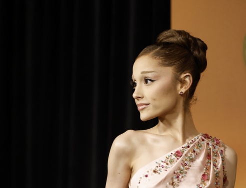 Η Αριάνα Γκράντε καταδικάζει τα «πολύ επικίνδυνα» σχόλια για το σώμα της