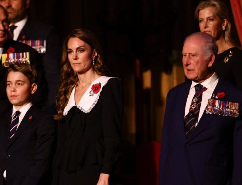 Όλη η βασιλική οικογένεια στο πλευρό του Καρόλου αυτά τα Χριστούγεννα