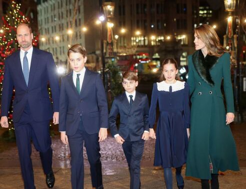 Βρετανία: Η πριγκίπισσα Κέιτ τιμά την προσφορά στην κοινότητα σε ετήσια χριστουγεννιάτικη εκδήλωση	