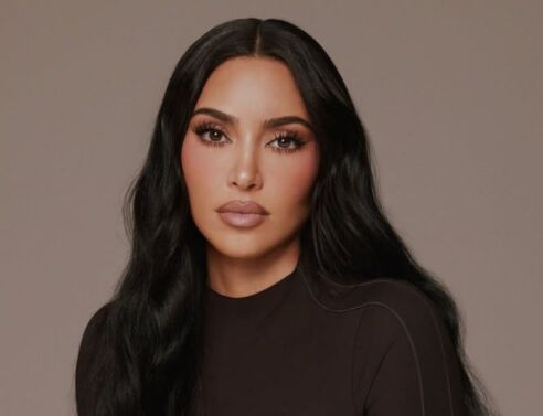 Η Κιμ Καρντάσιαν αποκάλυψε γιατί αποφάσισε να αλλάξει το όνομά της πριν από σχεδόν δύο δεκαετίες - Στην πρεμιέρα του Keeping Up with the Kardashians.