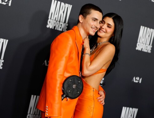 Ο Τιμοτέ Σαλαμέ και η Κάιλι Τζένερ διέψευσαν τις φήμες χωρισμού με μία κοινή εμφάνιση - Στην πρεμιέρα της ταινίας «Marty Supreme»