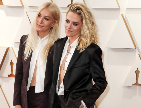 Η Κρίστεν Στιούαρτ μιλά για τον γάμο της με τη Ντίλαν Μέγιερ και αποκαλύπτει το βασικό χαρακτηριστικό που θεωρεί πιο ελκυστικό σε έναν σύντροφο.