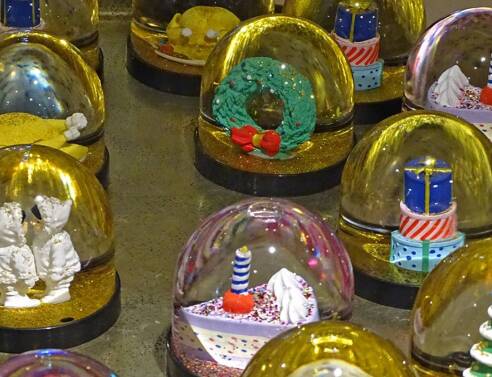 Οι γυάλινες χριστουγεννιάτικες μπάλες που ξεχωρίσαμε στην αγορά