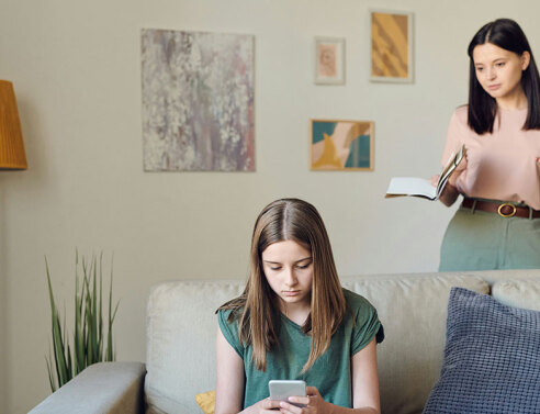 Podcast 40+ | Γονείς και παιδιά: Η δύσκολη τέχνη της επικοινωνίας