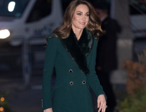 Για πρώτη φορά δυσαρέσκεια στο Παλάτι για δημοσίευμα που εξυμνούσε την Κέιτ Μίντλετον