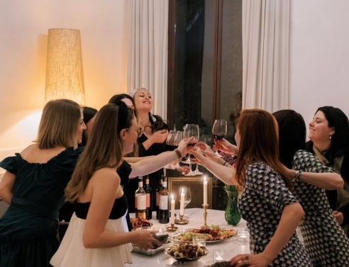 The Satin Society: μια σύγχρονη λέσχη γυναικών στην Αθήνα που αξίζει να γνωρίσεις 