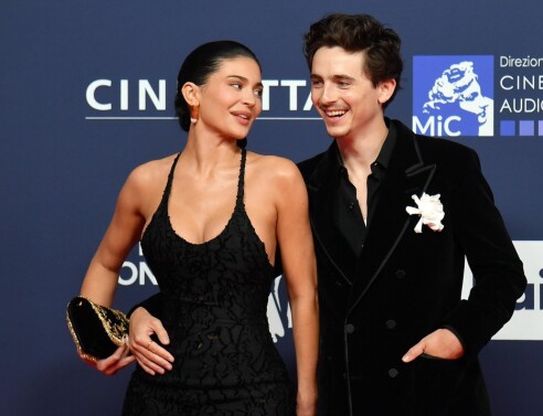 Είναι το κολιέ «γούρι» του Τιμοτέ Σαλαμέ ένα διακριτικό μήνυμα προς την Κάιλι Τζένερ;