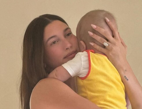 Γιατί η εγκυμοσύνη της Χέιλι Μπίμπερ ήταν «έκπληξη» για την ίδια - Τι της είχαν πει οι γιατροί