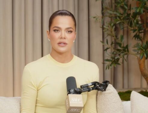 Η Κλόε Καρντάσιαν αποκάλυψε στο podcast της την άβολη παρεξήγηση που την οδήγησε στην αφαίρεση του τατουάζ που είχε κάνει για τον πατέρα της.