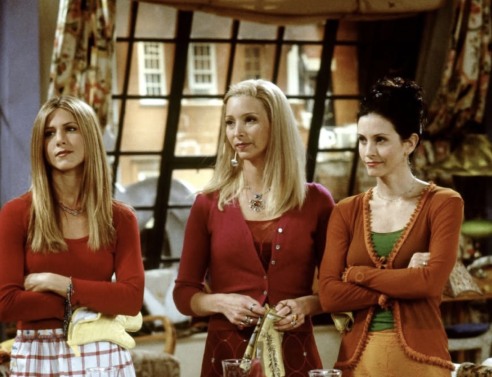 Το στιλ από τα Φιλαράκια επιστρέφει: Πώς να ντυθείς σαν τις τρεις πιο iconic ηρωίδες