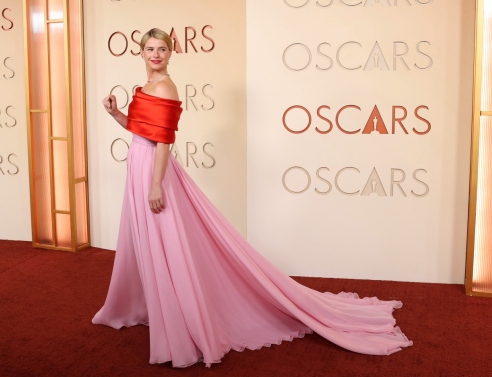 Όσκαρ 2026: Τι φόρεσαν οι celebrities στο κόκκινο χαλί