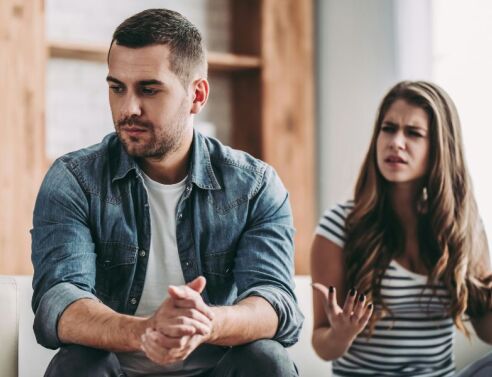 Ιδιωτικός ερευνητής αποκαλύπτει το απρόσμενο στοιχείο που εντοπίζει σε κάθε άνδρα που απατά και τα τεχνολογικά εργαλεία που χρησιμοποιεί για να τον ξεσκεπάσει.