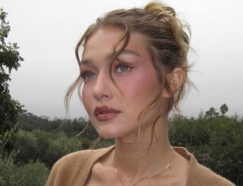 Η Τζίτζι Χαντίντ μίλησε για πρώτη φορά για την υπόθεση Επστάιν και την αναφορά του ονόματός της