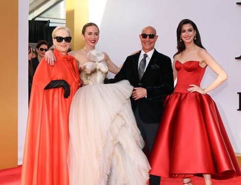 Ο Διάβολος Φοράει Prada 2 | Μέριλ Στριπ, Στάνλεϊ Τούτσι, Εμιλι Μπλαντ και Αν Χάθαγουεϊ στην πρεμιέρα της ταινίας στη Νέα Υόρκη