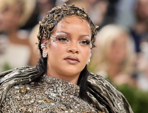 Η Ριάνα έλαμψε σαν... διαμάντι στο Met Gala 2026: Η μεταλλική εμφάνιση που έκλεψε την παράσταση
