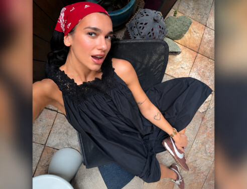 Dua Lipa με μπαντάνα 