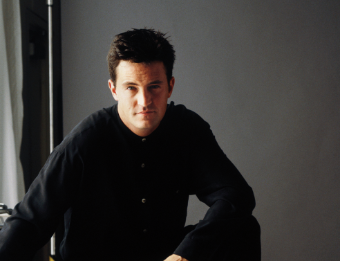 Μάθιου Πέρι: Ο ηθοποιός που όλοι αγαπήσαμε ως Τσάντλερ Μπινγκ στα «Φιλαράκια»