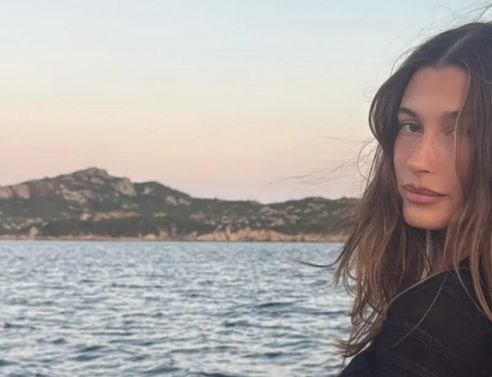 Χέιλι Μπίμπερ: Μοιράζεται σε ένα νέο Insta story τη συνέπεια του στρες στο σώμα της