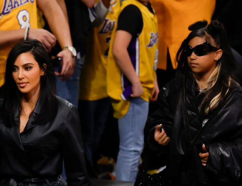 Αντιδράσεις για την Κιμ Καρντάσιαν για το επικίνδυνο piercing της 12χρονης κόρης της © CAROLINE BREHMAN