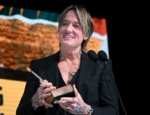 Πρώτη εμφάνιση του Κιθ Έρμπαν μετά το διαζύγιο – Η φωτογραφία της Κίντμαν και των παιδιών στην οθόνη - Εμφανίστηκε στο Giant Center στο Χέρσεϊ της Πενσυλβάνια