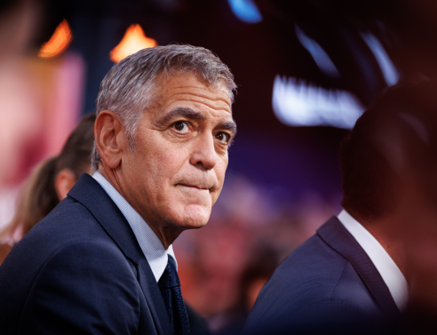 Τζορτζ Κλούνεϊ: Ήταν λάθος να αντικατασταθεί ο Τζο Μπάιντεν από την Καμάλα Χάρις