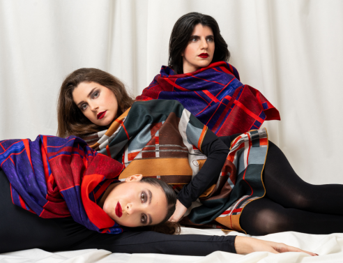 To M.K.E παρουσιάζει το “In Between Lines”