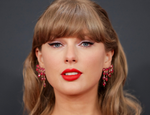 Η Τέιλορ Σουίφτ ζητά από την αμερικανική κυβέρνηση να απορριφθεί εμπορικό σήμα εταιρείας που χρησιμοποιεί το «Swift» σε προϊόντα σπιτιού