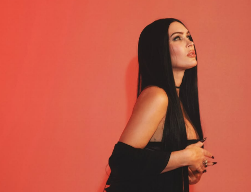 Μέγκαν Φοξ: Ξυπνά μνήμες από το «Jennifer’s Body» με νέα ανάρτηση που φορά μόνο μαύρα εσώρουχα