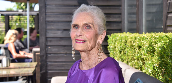 Πέθανε η Ντάφνι Σέλφι που έγινε σύμβολο του modelling μετά τα 70 της