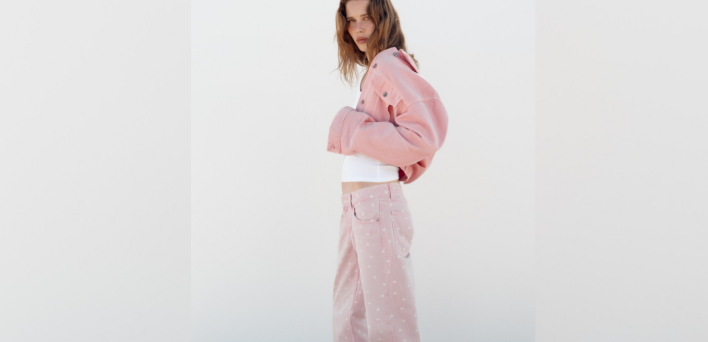 Τα χρωματιστά τζιν είναι στη μόδα - 10 που ξεχωρίσαμε στην αγορά