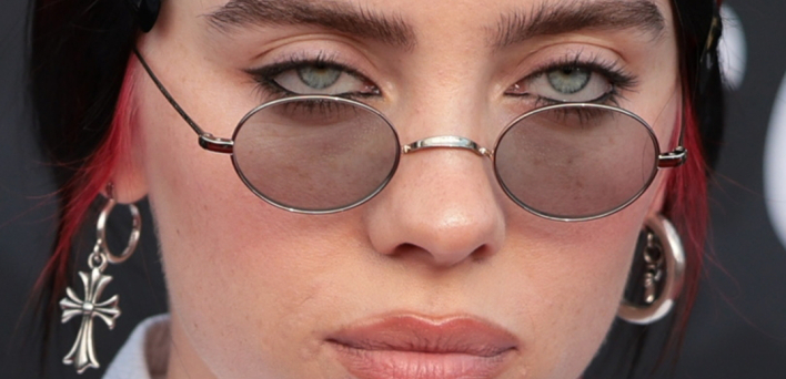 Μπίλι Άιλις: Η Αμερικανίδα τραγουδίστρια ζητά μεταρρύθμιση στην οπλοκατοχή μετά τις μαζικές επιθέσεις σε ΗΠΑ και Αυστραλία