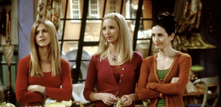 Το στιλ από τα Φιλαράκια επιστρέφει: Πώς να ντυθείς σαν τις τρεις πιο iconic ηρωίδες
