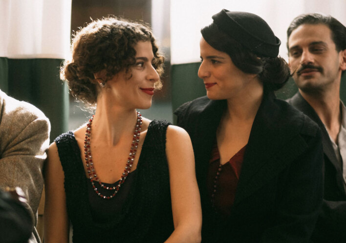 Έβελυν Ασουάντ και Θεοδόσία Σαββάκη