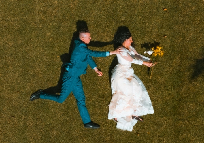 Οικονομικός γάμος είναι ο μεσοβδόμαδος γάμος 