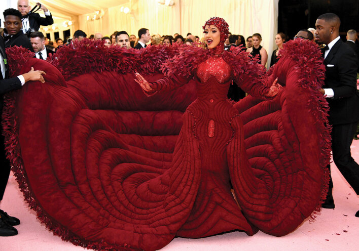 Η CardiB στο Met Gala 2019