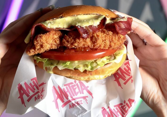 13 αθηναϊκά στέκια που ξέρουν από street food