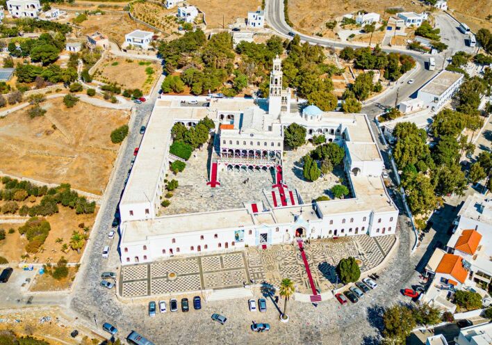5 λόγοι για να επισκεφθείς την Τήνο και τον Οκτώβριο
