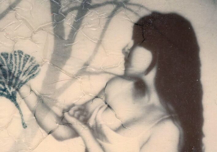 EROS: Η ανεπανάληπτη στιγμή του έρωτα μέσα από την Polaroid