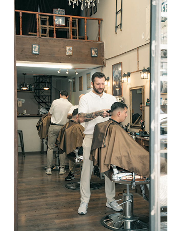 Peaky Barbers: Όταν η περιποίηση του άνδρα είναι μια αληθινή ιεροτελεστία