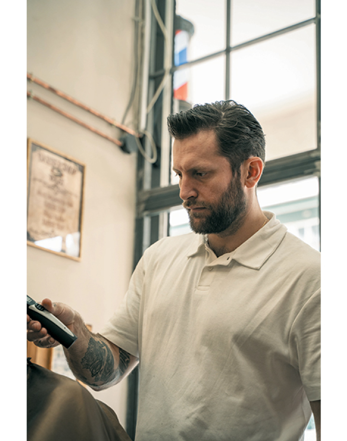 Peaky Barbers: Όταν η περιποίηση του άνδρα είναι μια αληθινή ιεροτελεστία