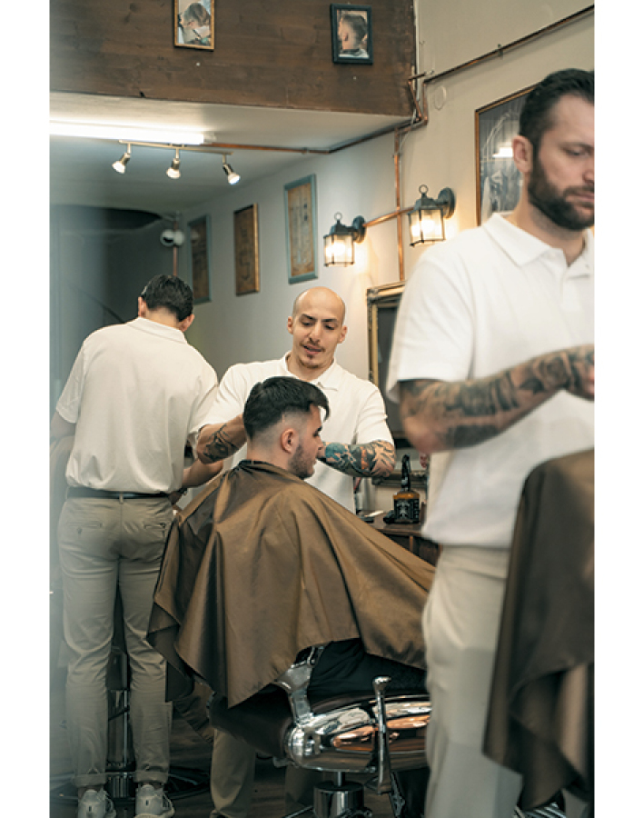 Peaky Barbers: Όταν η περιποίηση του άνδρα είναι μια αληθινή ιεροτελεστία