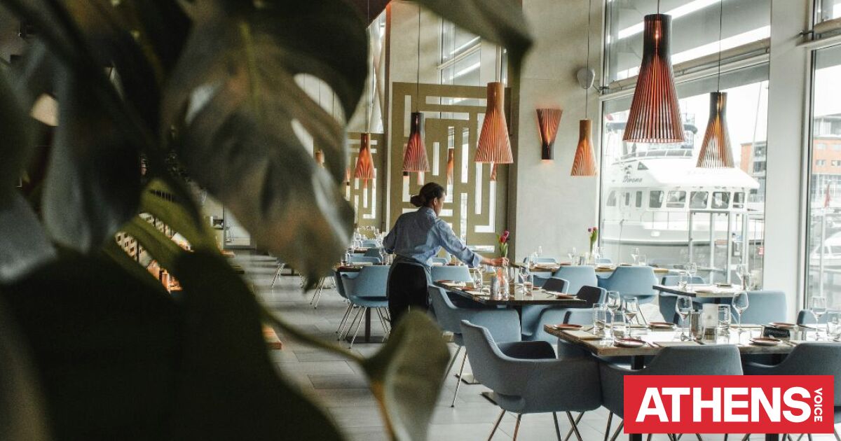 Τραπέζι για έναν: Η νέα μεγάλη τάση που δεν αρέσει σε όλα τα εστιατόρια