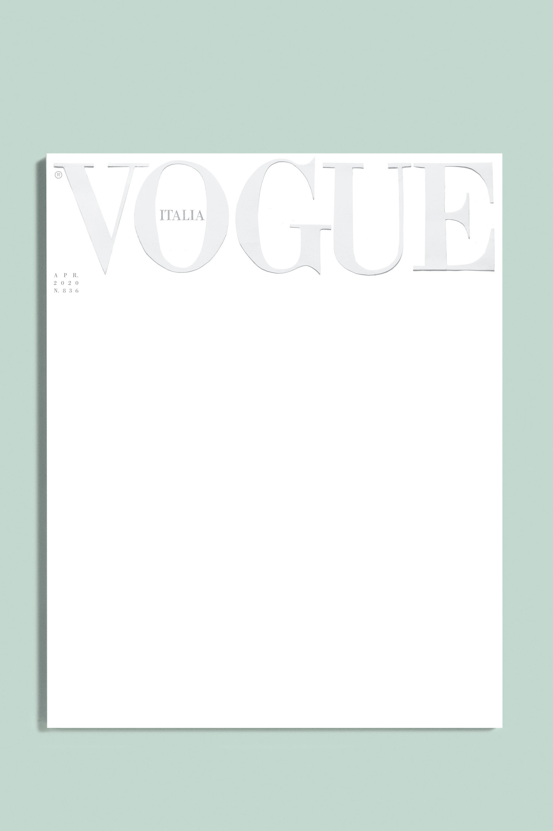 Η ιταλική Vogue επιλέγει ένα λευκό εξώφυλλο σαν σύμβολο νέας αρχής.