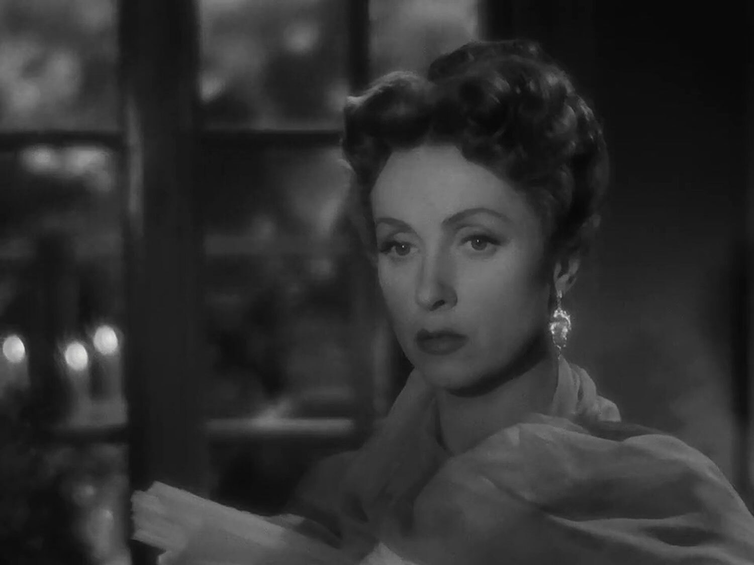 Η Danielle Darrieux στην ταινία The Earrings of Madame de…