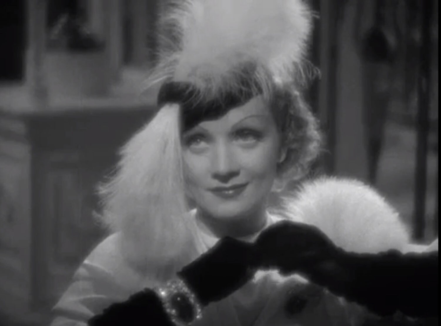 Η Marlene Dietrich στην ταινία Desire (1936)