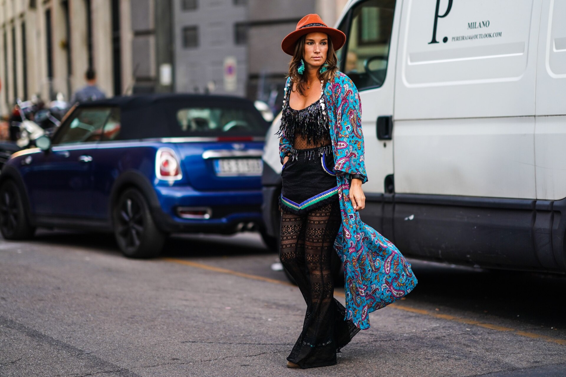 Boho chic: Ντυνόμαστε σαν να είναι 2004 κι όχι 2024