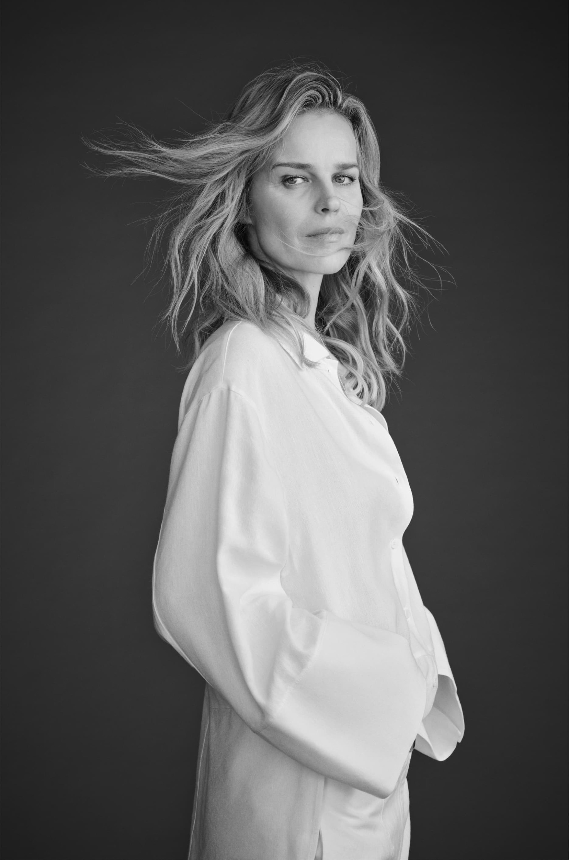 Η Eva Herzigova στη νέα καμπάνια της Massimo Dutti