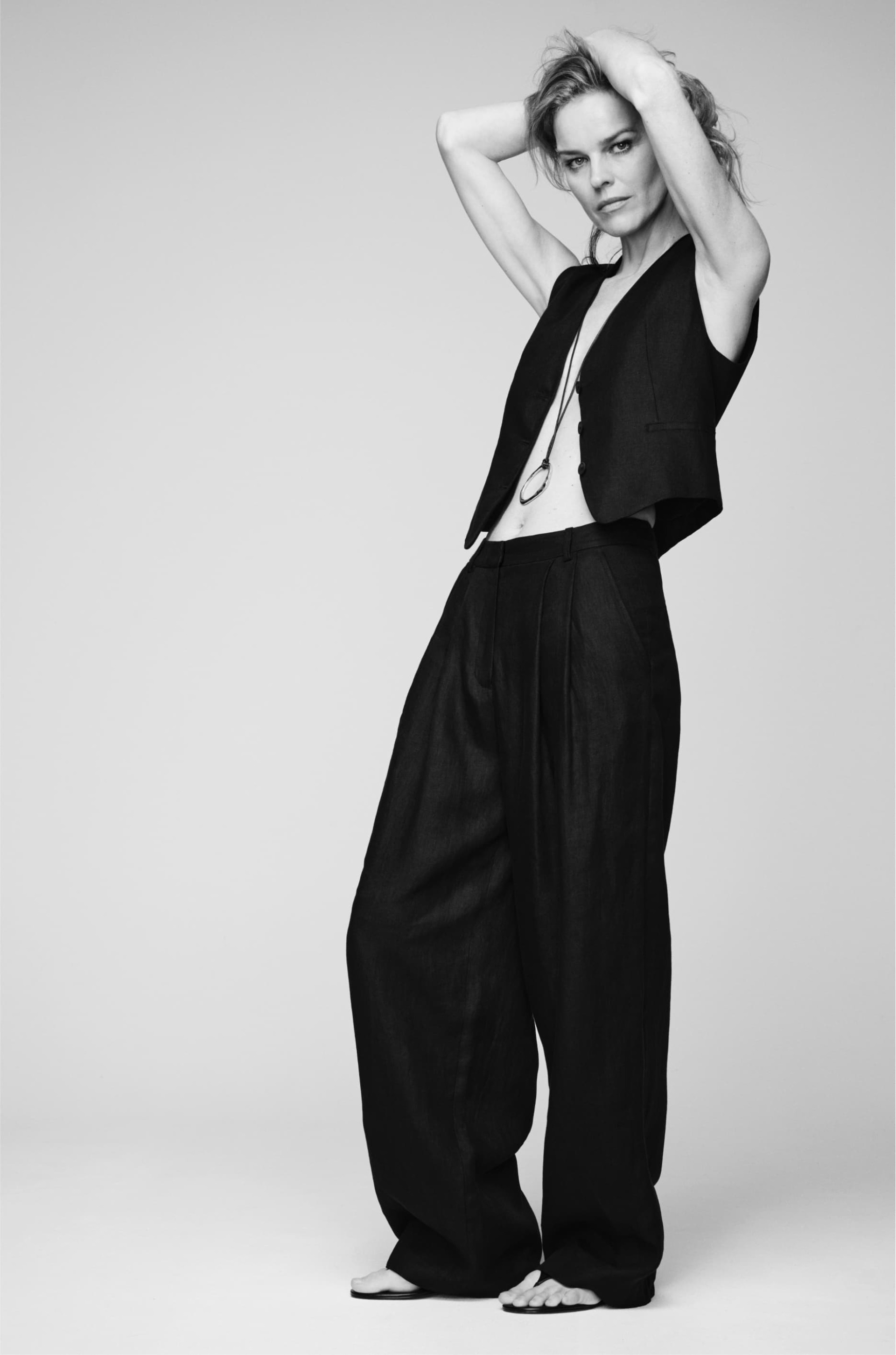 Η Eva Herzigova στη νέα καμπάνια της Massimo Dutti