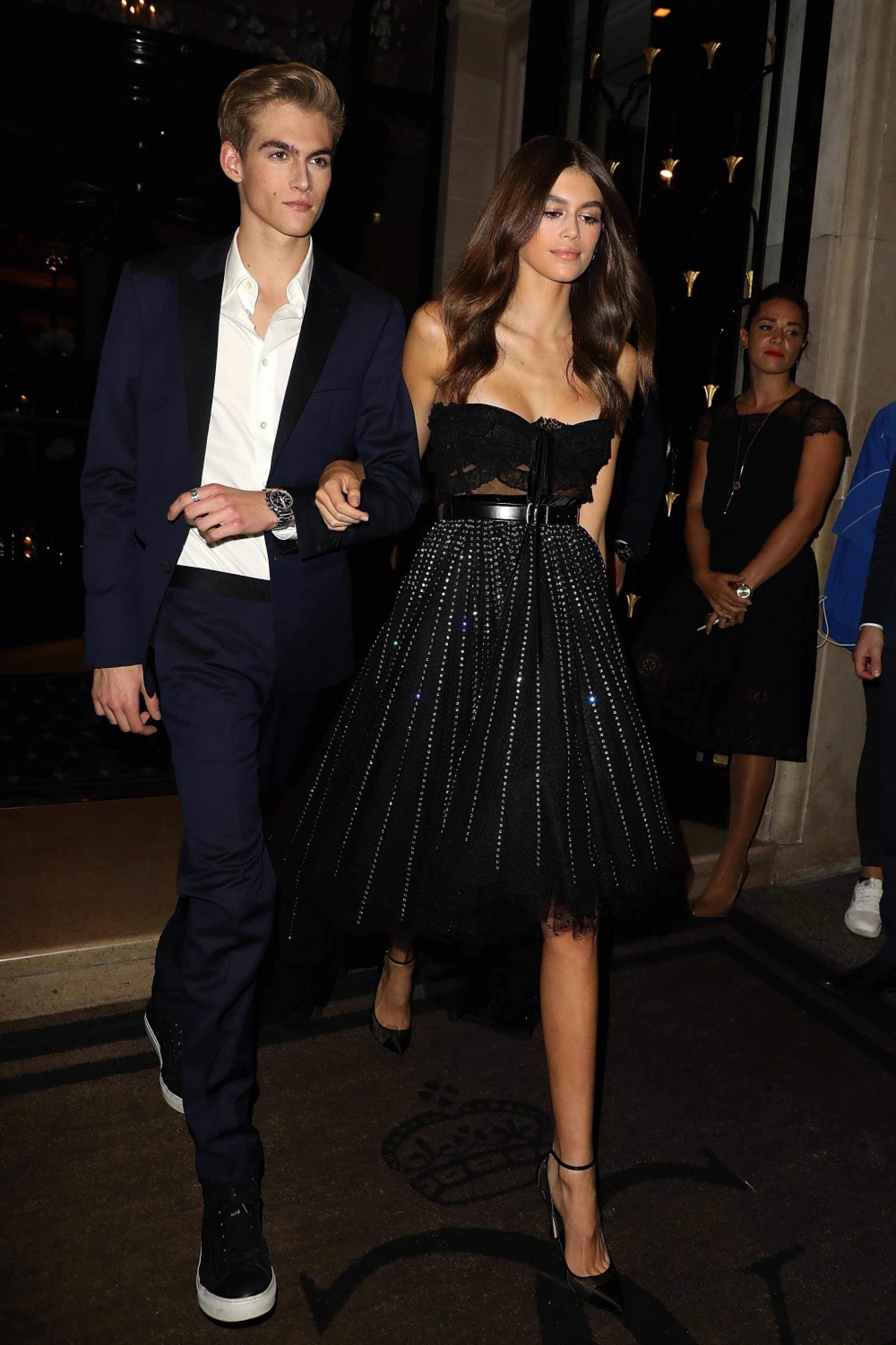 Kaia Gerber and Presley Gerber leave their hotel on September 29, 2017 in Paris, France. (Photo by Pierre Suu/GC Images)